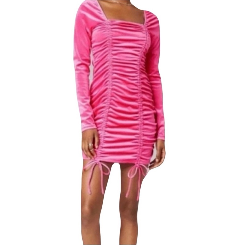 5/$40 Pink Ruched Long Sleeve Dress NWT